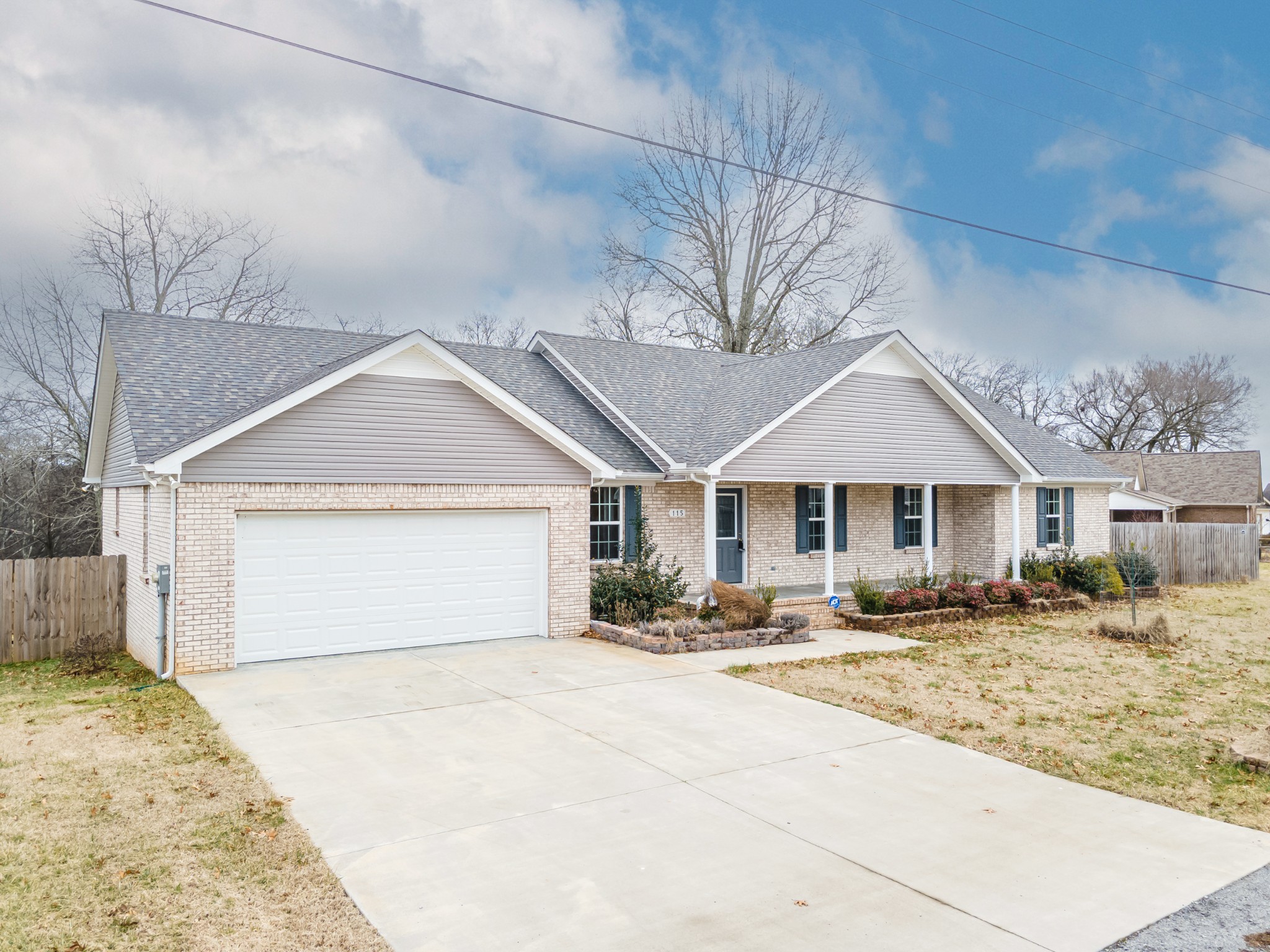 115 Lookout Ln