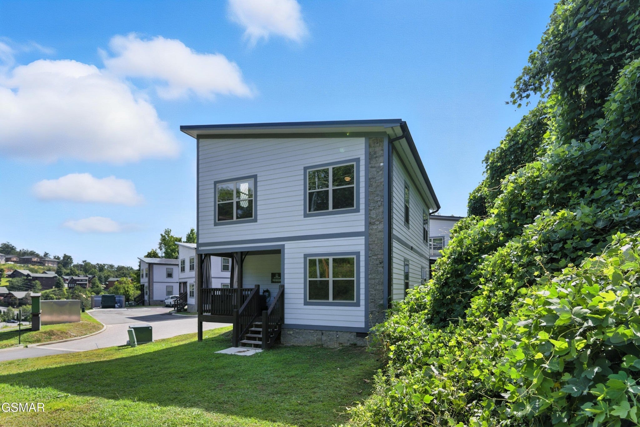 576 Dollywood Lane UNIT 1