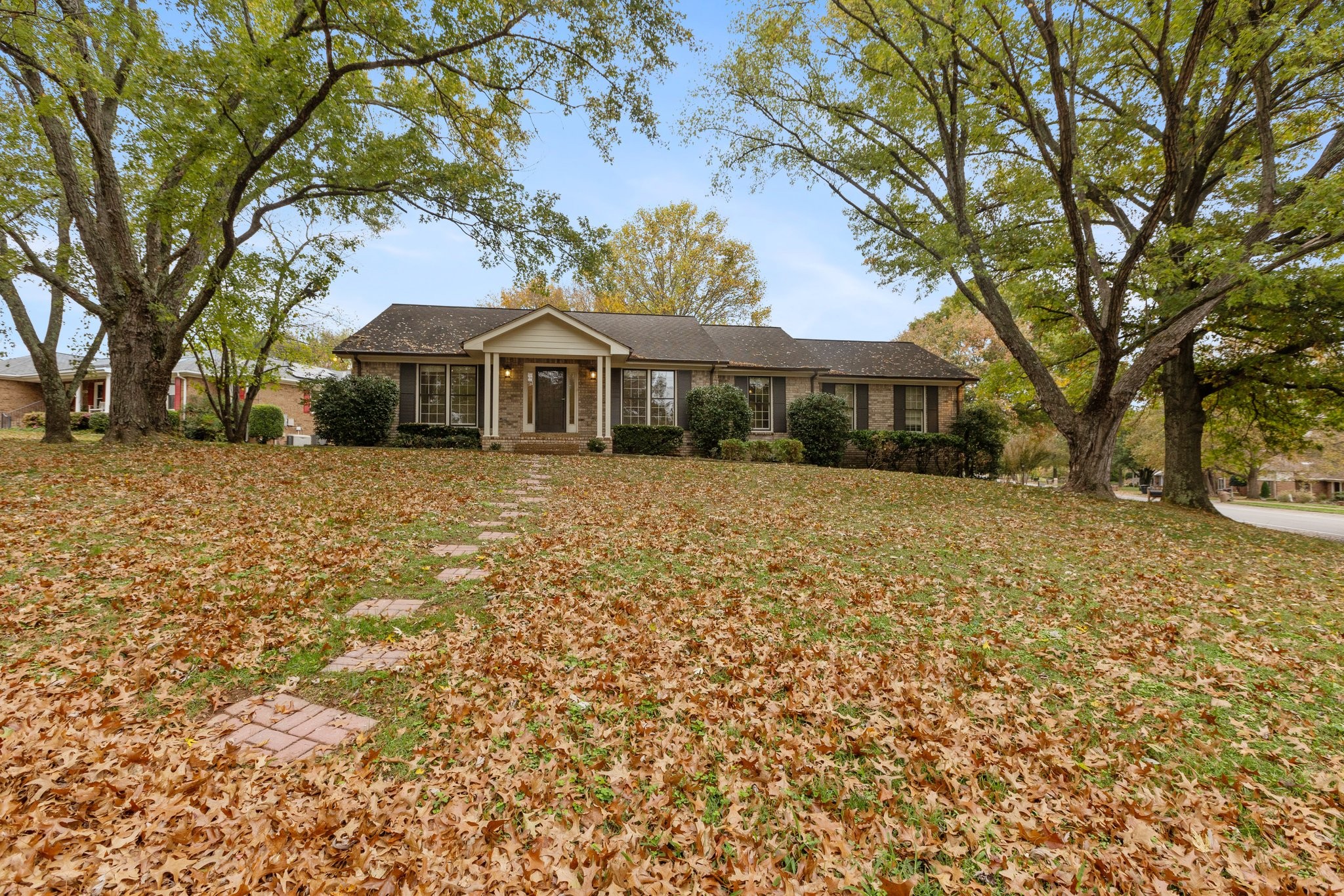 Brentwood, Tennessee 37027, United States, 3 Bedrooms Bedrooms, ,2 BathroomsBathrooms,Residential,Pending,12527