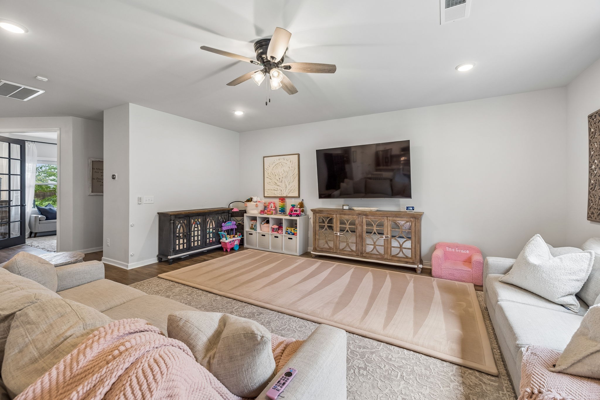 2124 Houston Bnd E