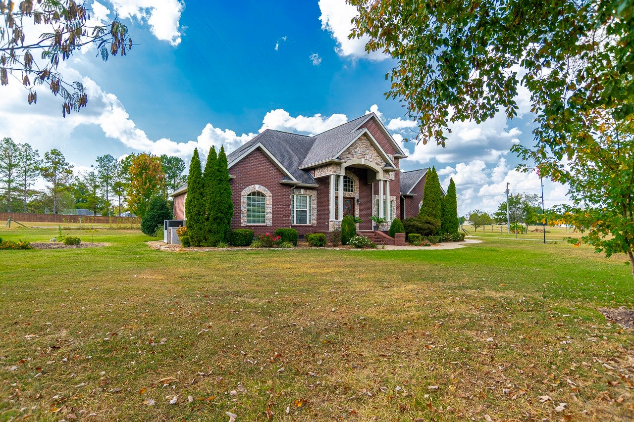138 Longwood Dr