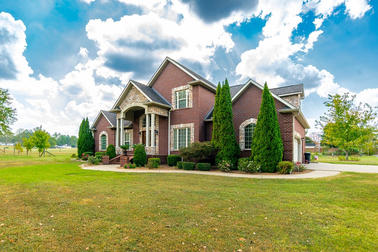138 Longwood Dr