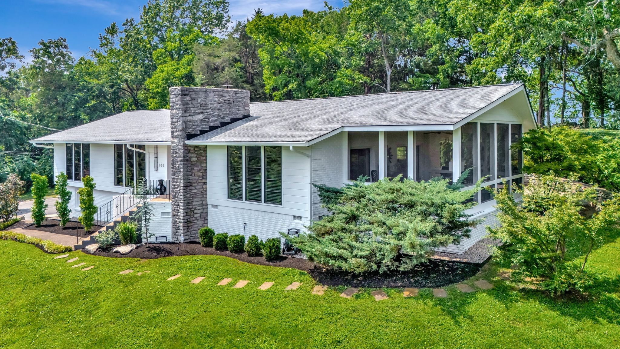 303 Mountainside Dr