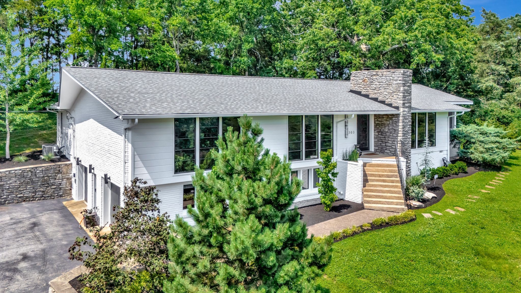 303 Mountainside Dr
