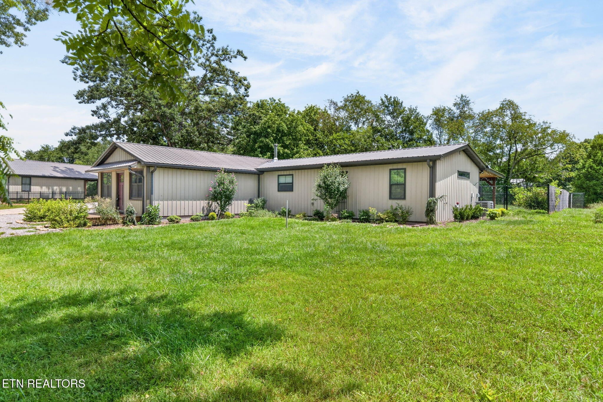2490 Chestnut Hill Rd