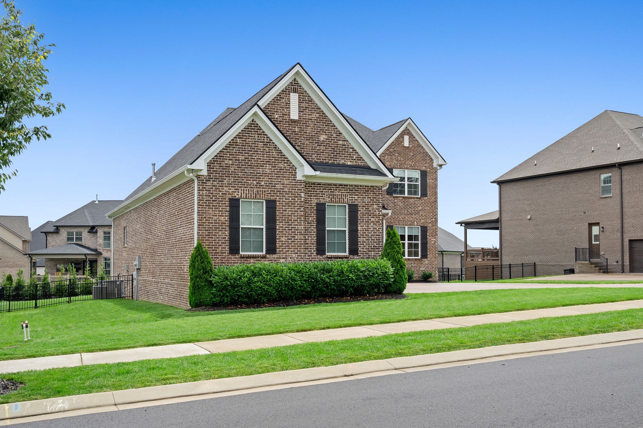 1005 Keeneland Dr