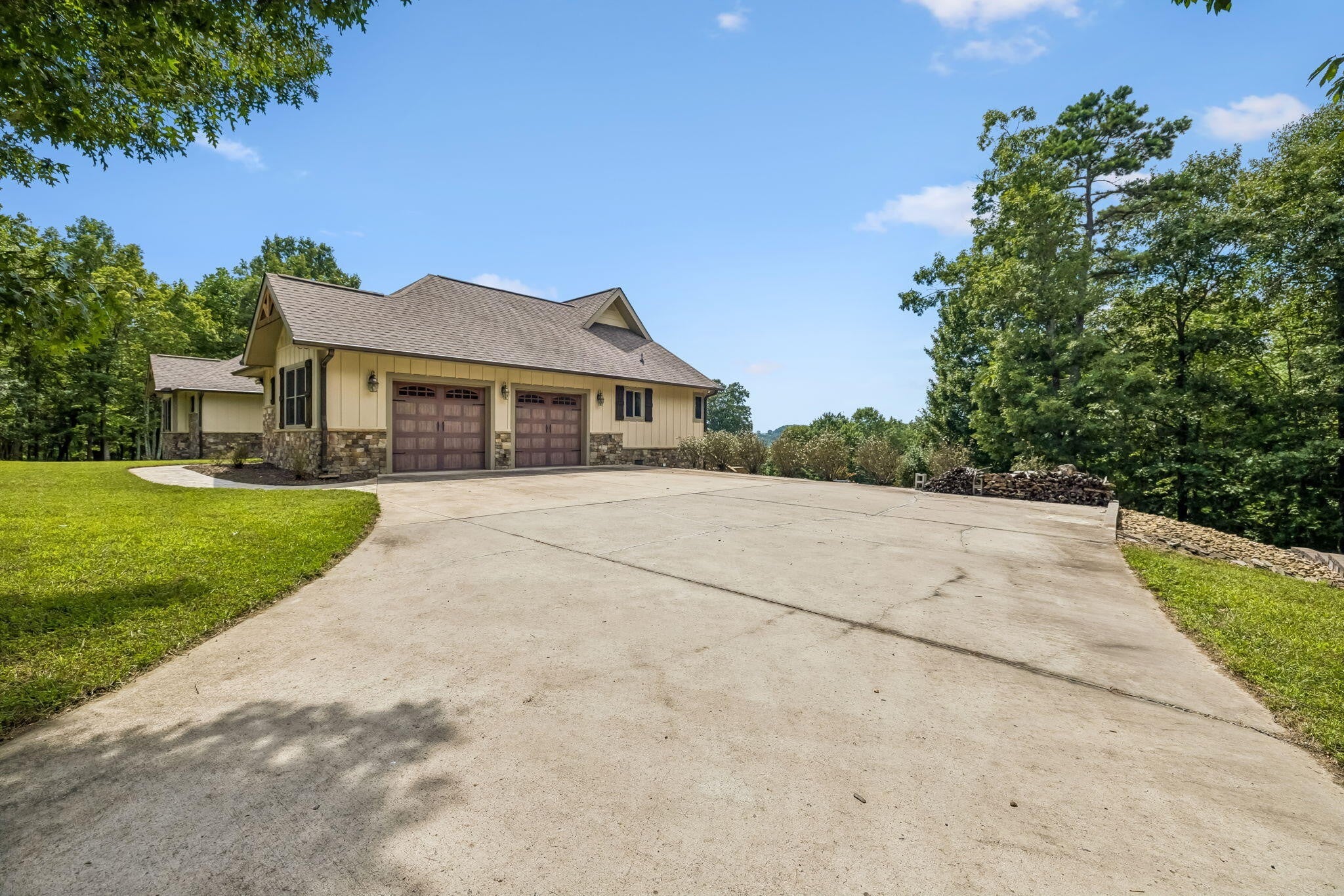 2620 Hobbstown Road