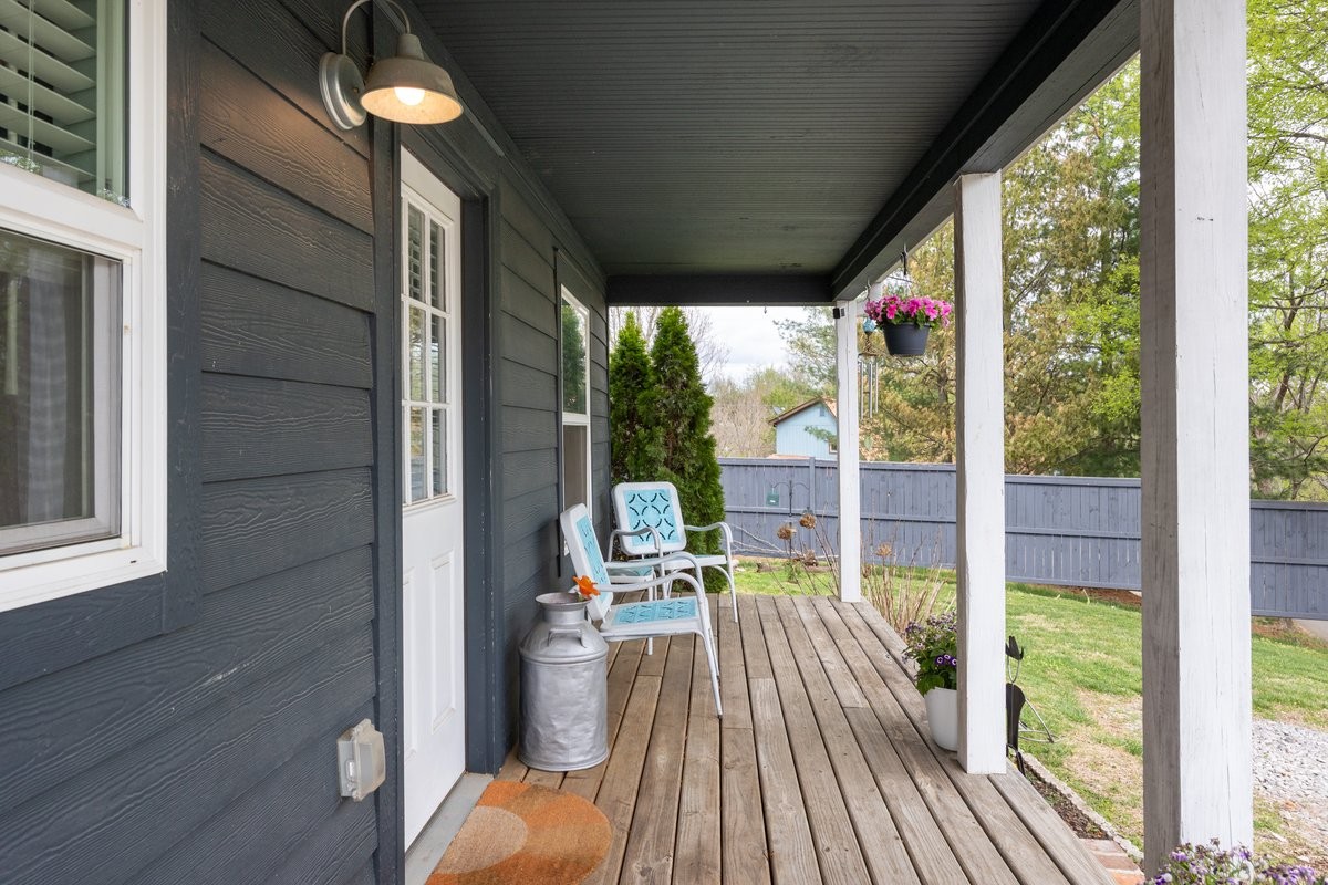 150 Crawford Hill Rd