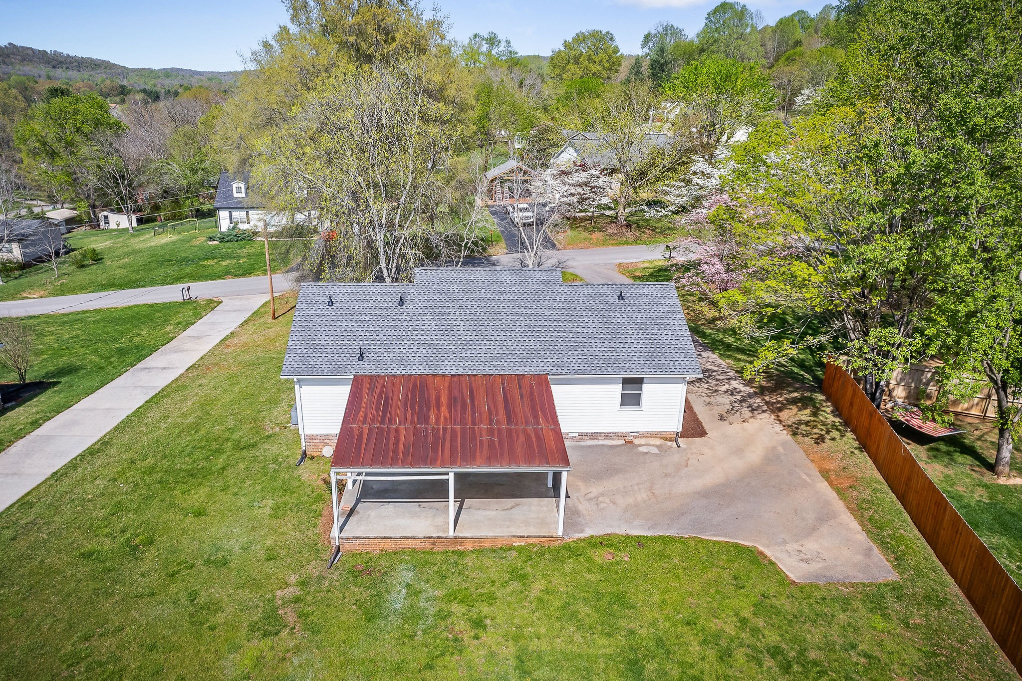 3223 Bayshore Dr