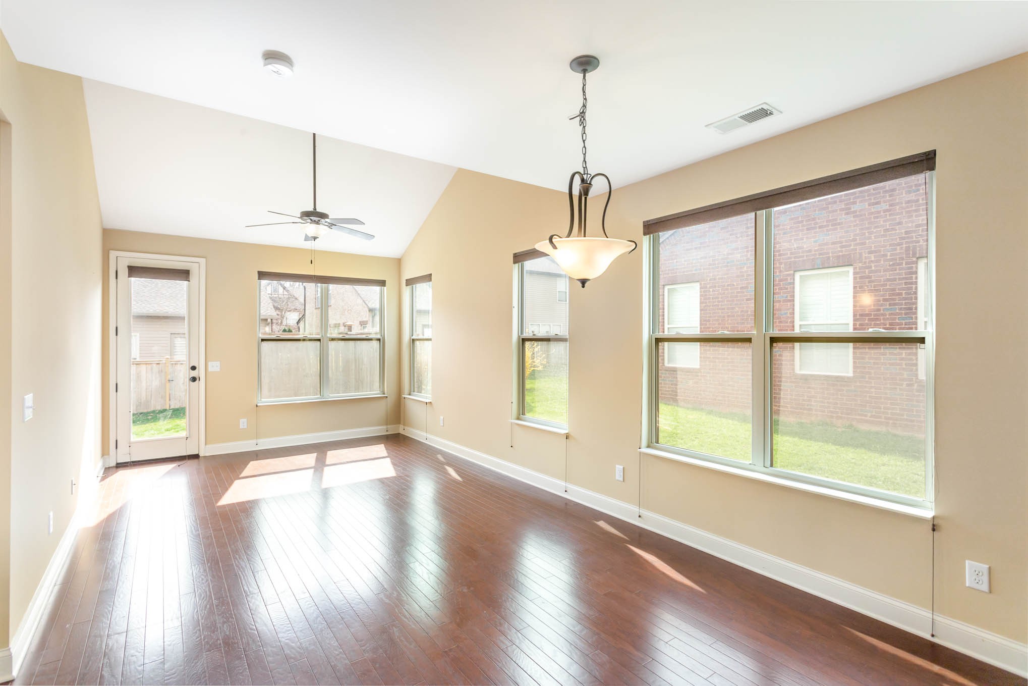 Photo 9 of 30 of 514 Millwood Ln townhome