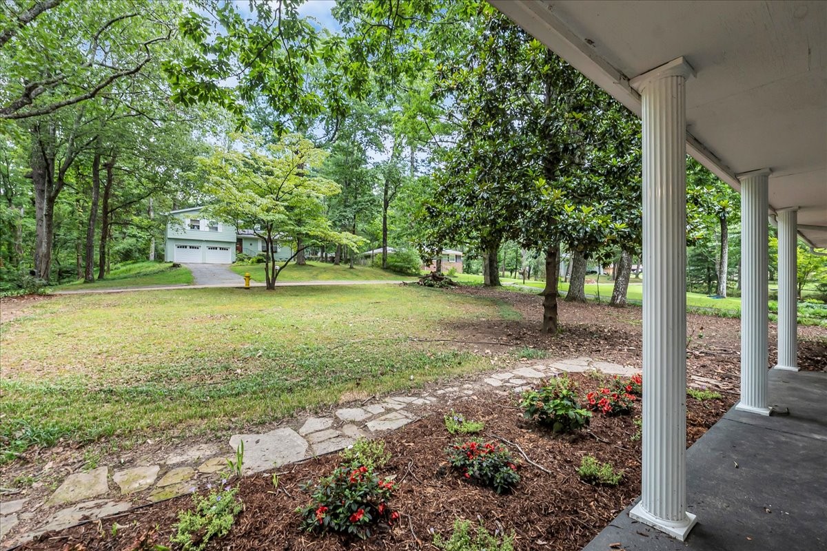 1110 Crown Point Rd W