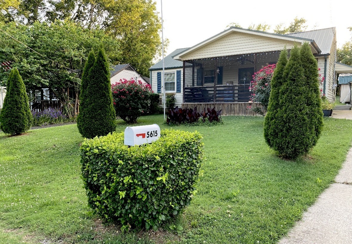 5615 Meadowcrest Ln
