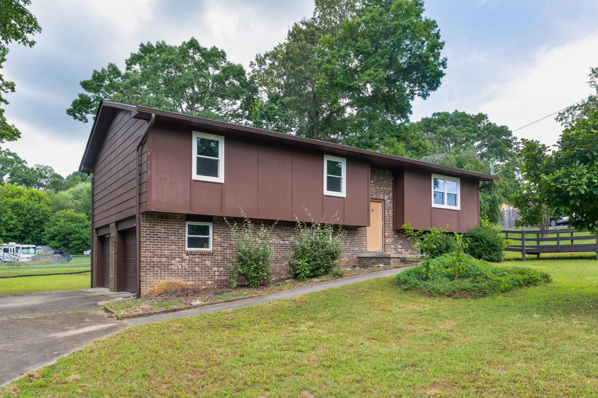 8212 Thornwood Drive
