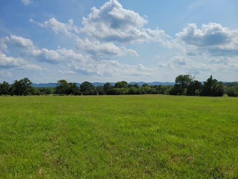 7 Manchester Pike Christiana TN 37037