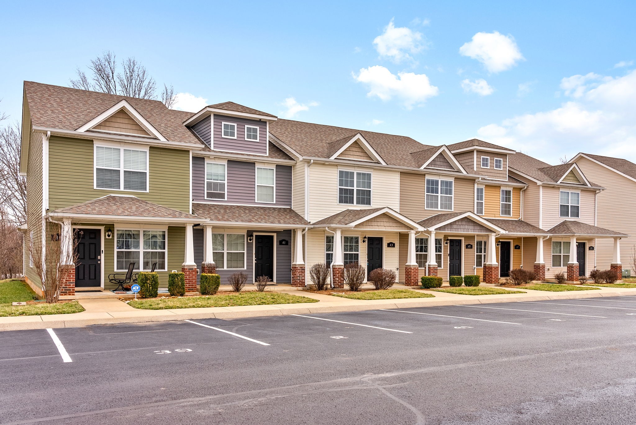 Clarksville, Tennessee 37040, United States, 2 Bedrooms Bedrooms, ,3 BathroomsBathrooms,Residential,Active,89052