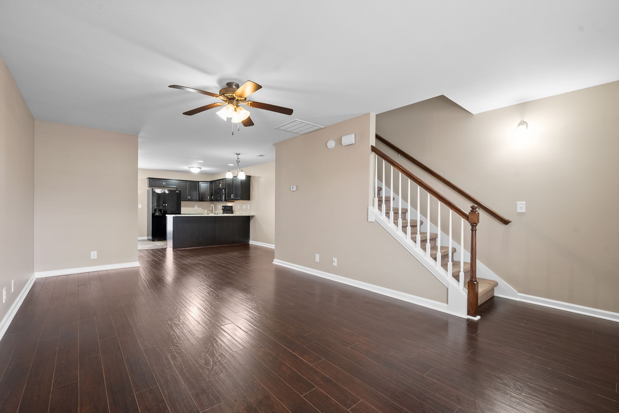 Clarksville, Tennessee 37040, United States, 2 Bedrooms Bedrooms, ,3 BathroomsBathrooms,Residential,Active,89052