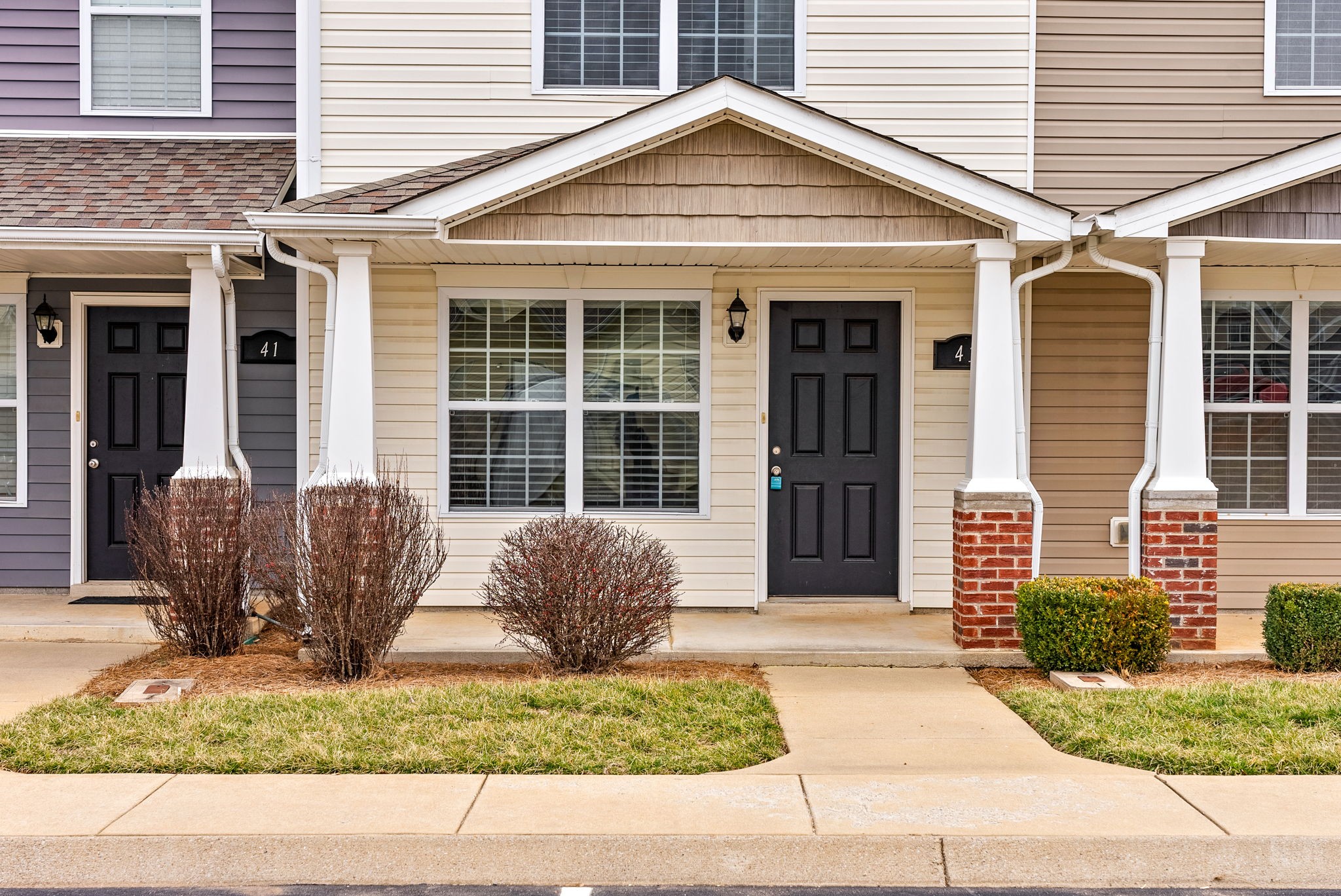 Clarksville, Tennessee 37040, United States, 2 Bedrooms Bedrooms, ,3 BathroomsBathrooms,Residential,Active,89052