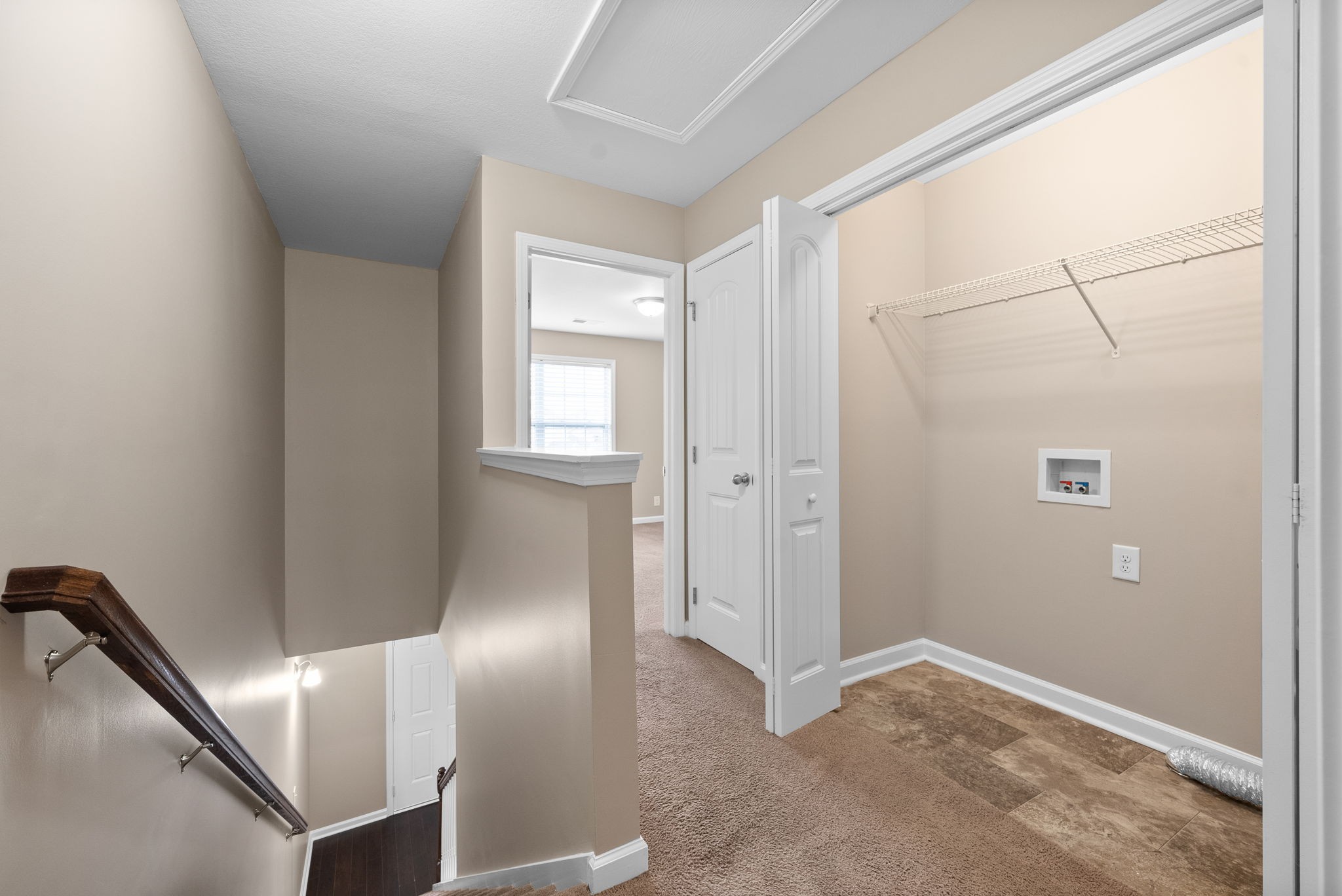 Clarksville, Tennessee 37040, United States, 2 Bedrooms Bedrooms, ,3 BathroomsBathrooms,Residential,Active,89052