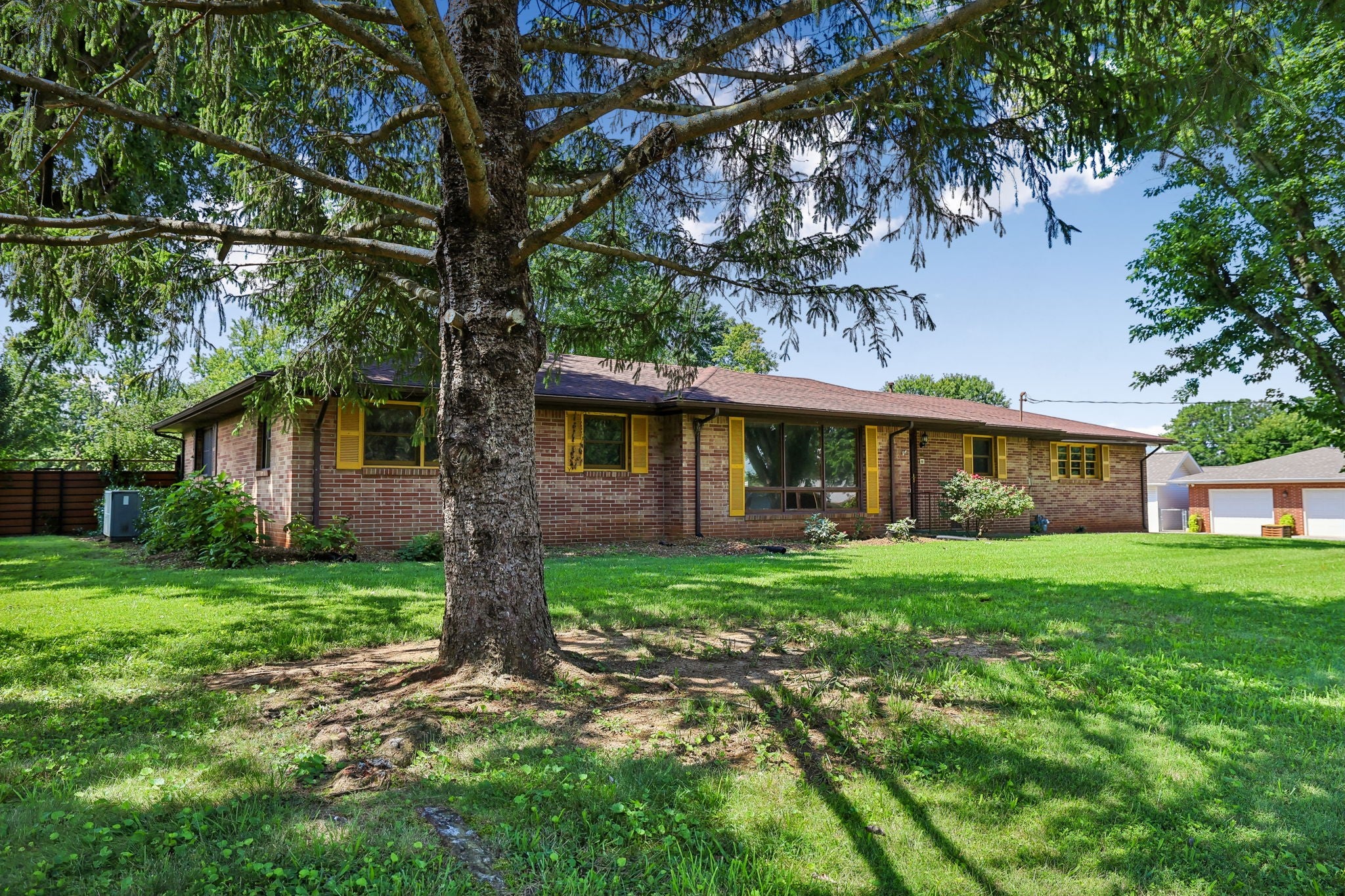 203 Kelly Dr