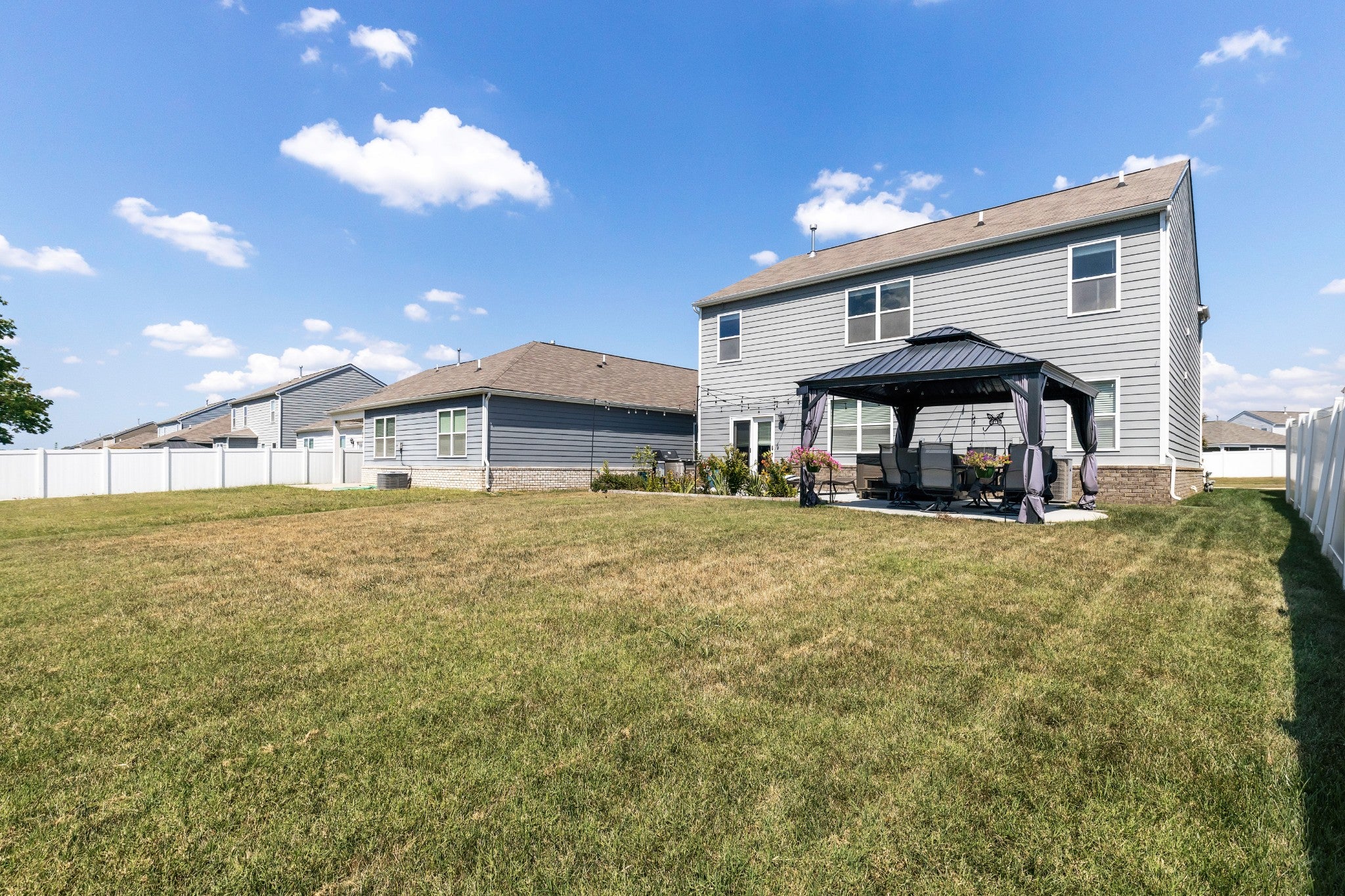 7267 Sunny Parks Dr