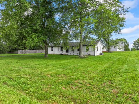 1950 Norton Rd Lawrenceburg TN 38464