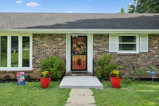 432 Hollydale Dr
