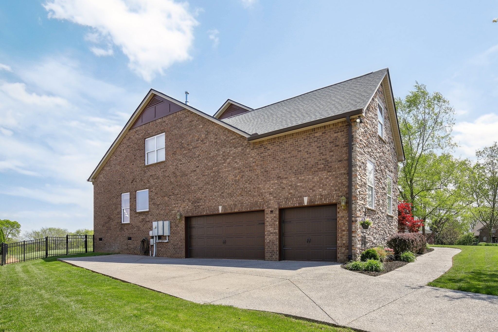 1702 Stoney Hill Ln