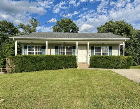 1041 Red Apple Ct Clarksville TN 37040