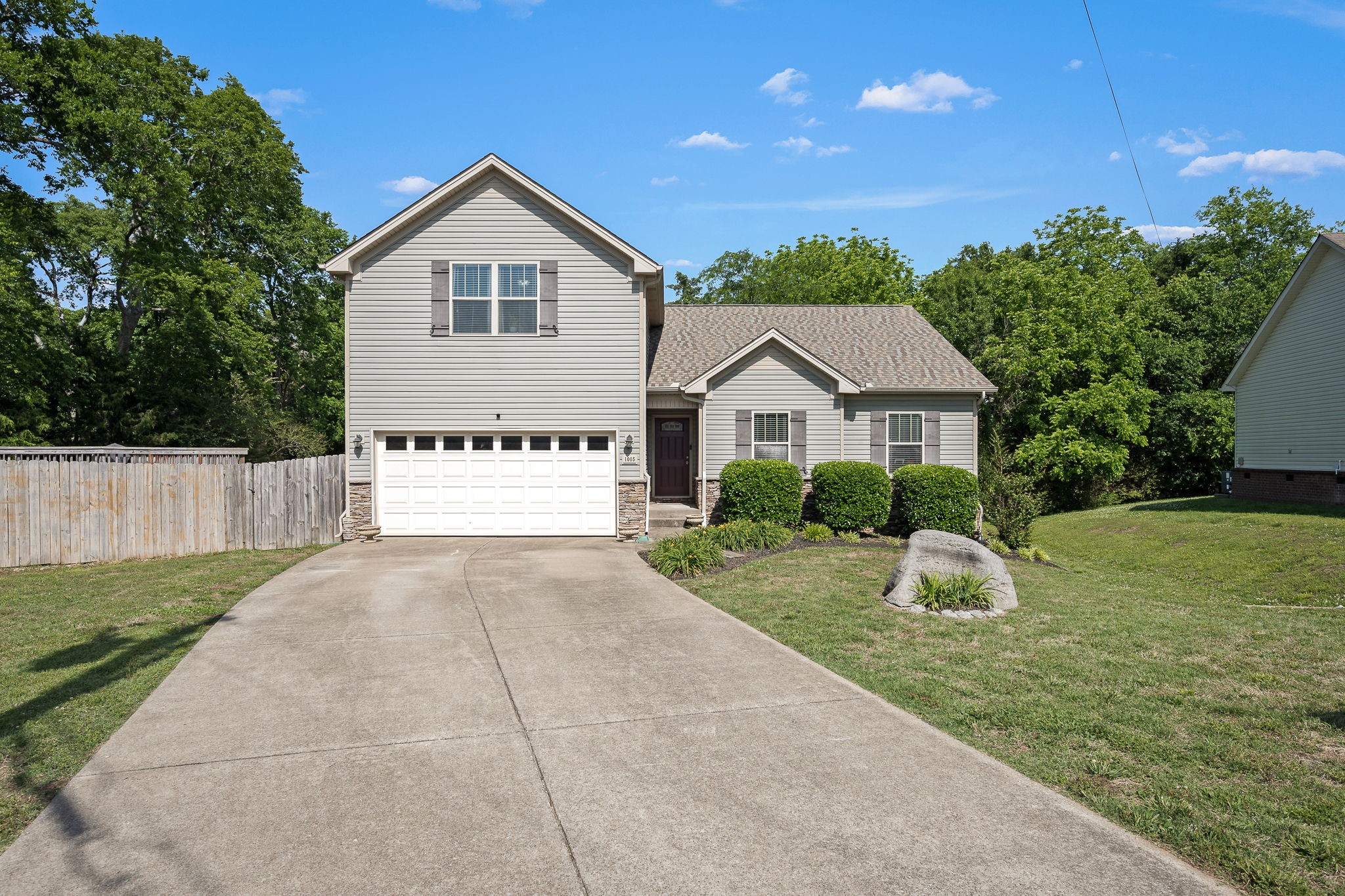 1005 Aretha Dr