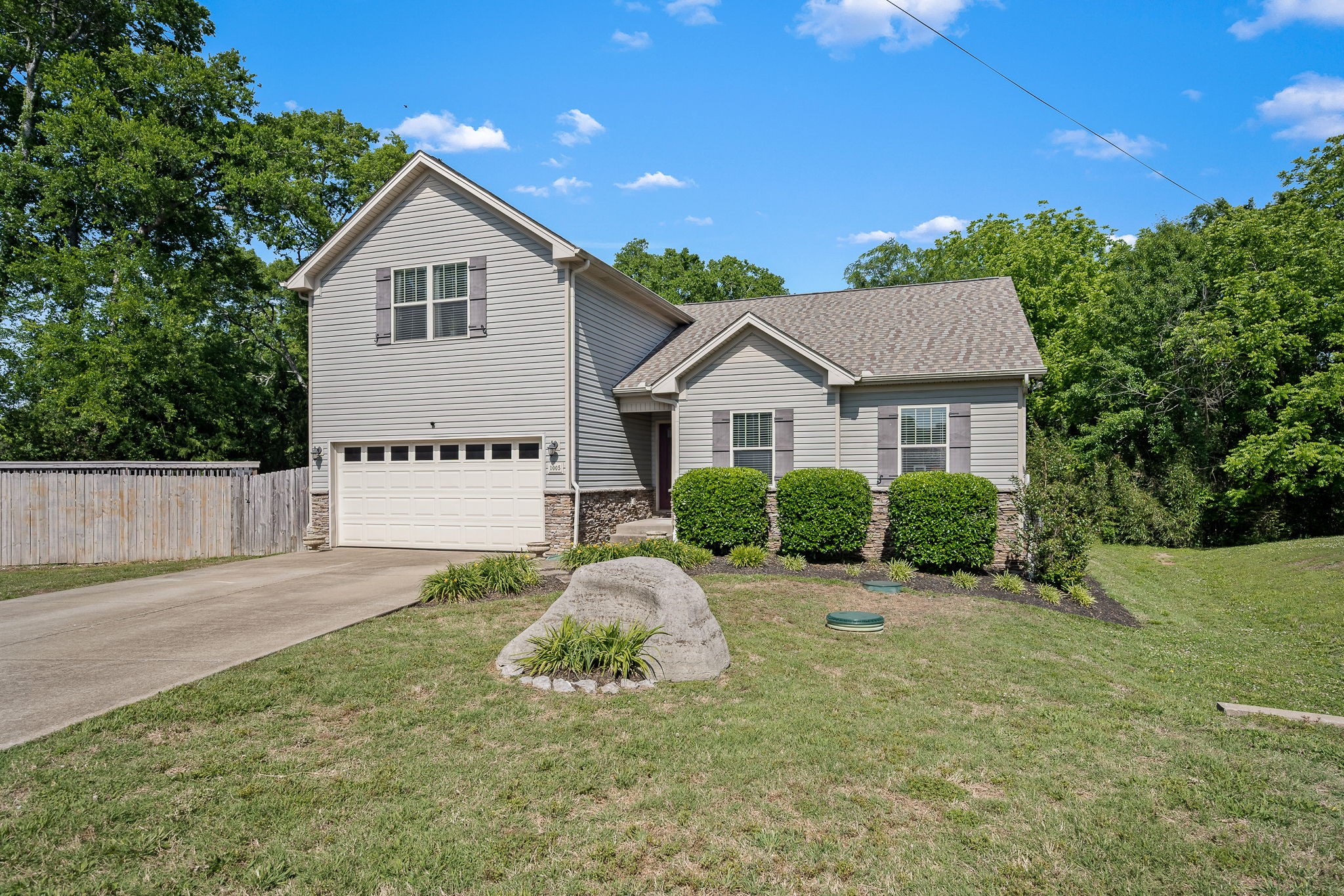 1005 Aretha Dr