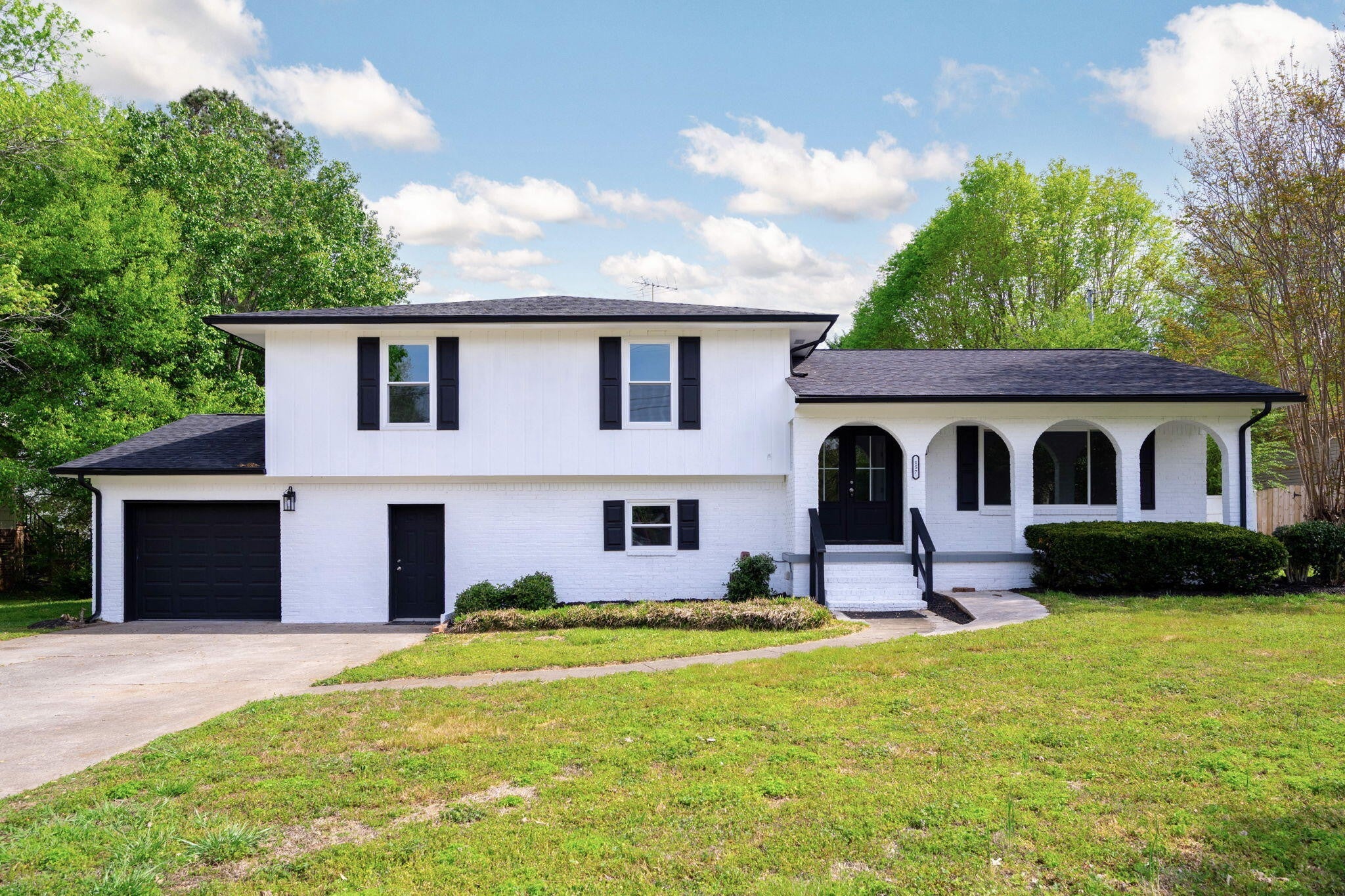 157 Mapleton Drive NW