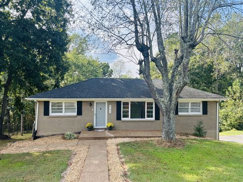 943 Draughon Dr Greenbrier TN 37073