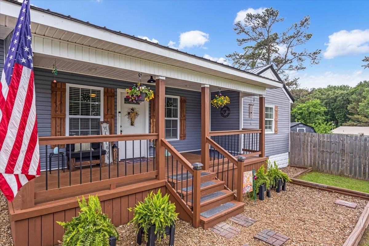 507 Riverside Dr