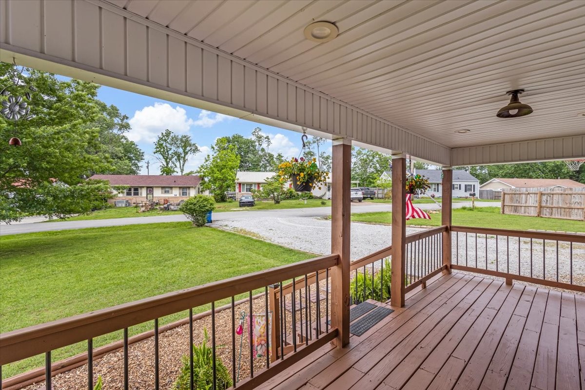 507 Riverside Dr