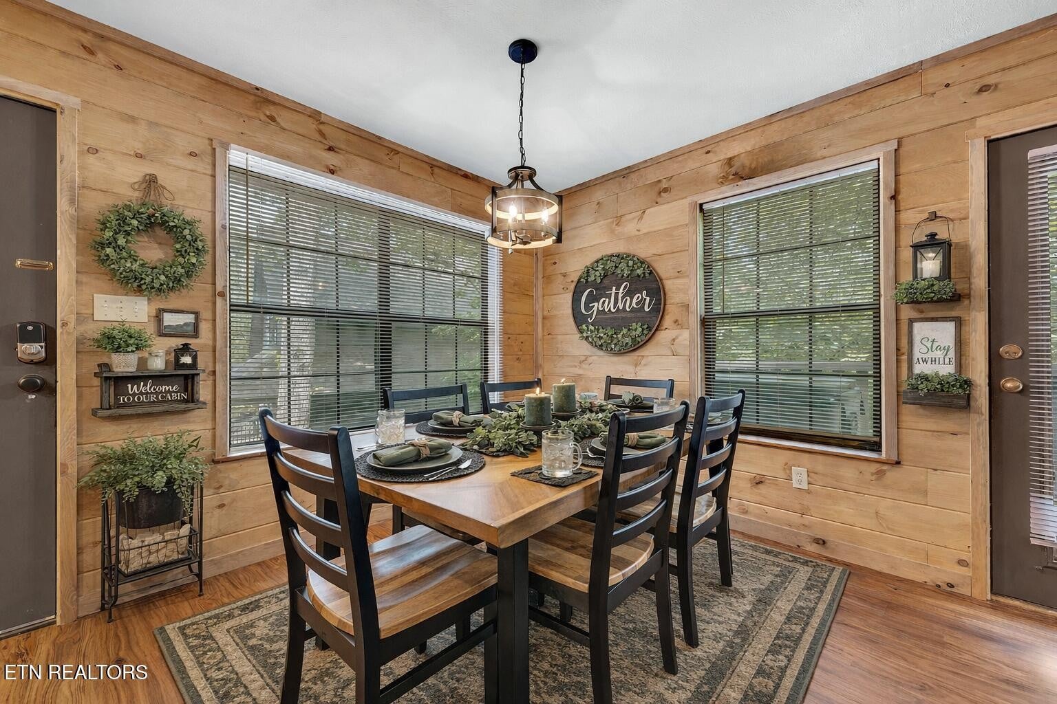 2733 Timber Way