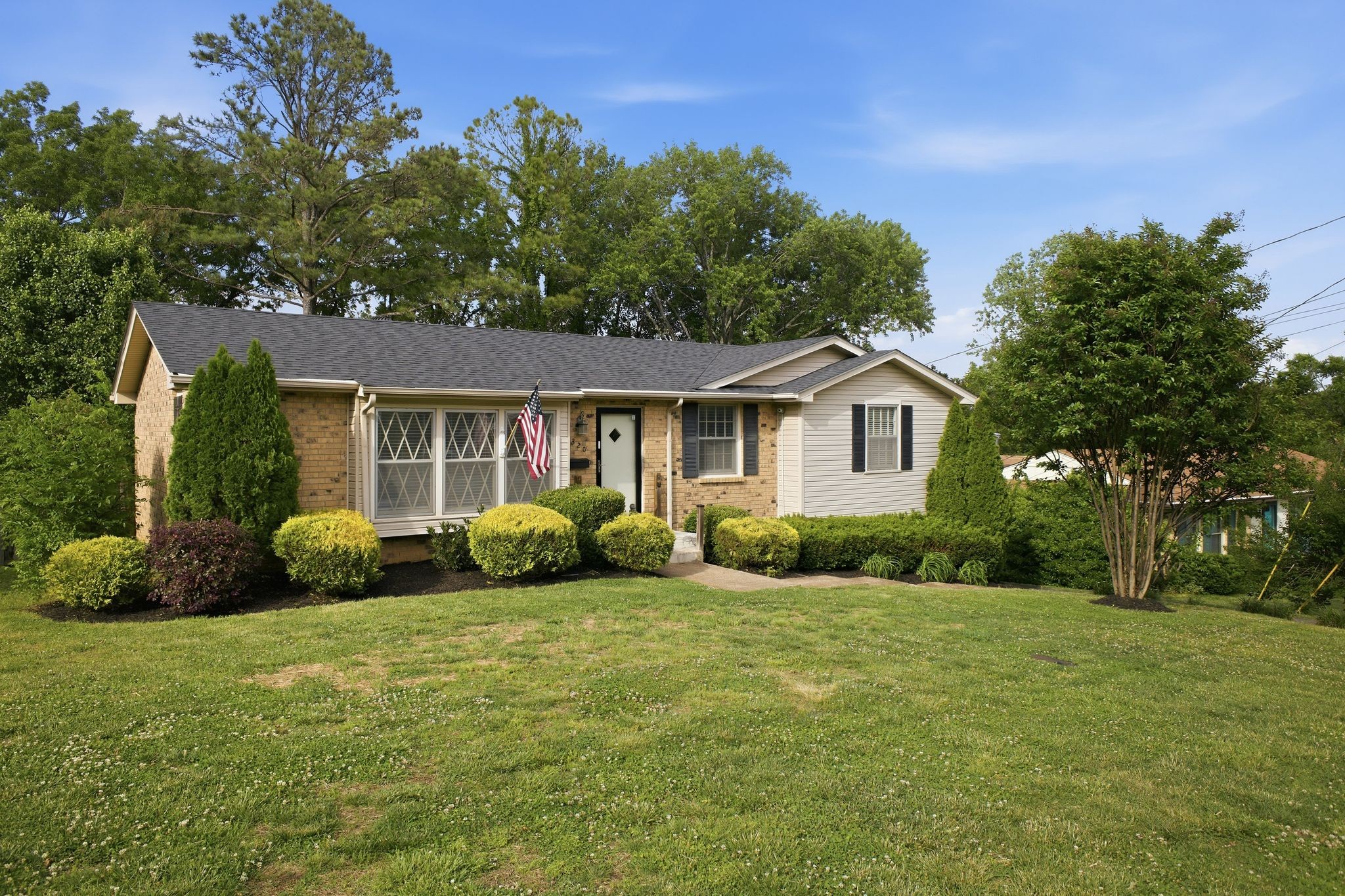 320 Ash Grove Dr