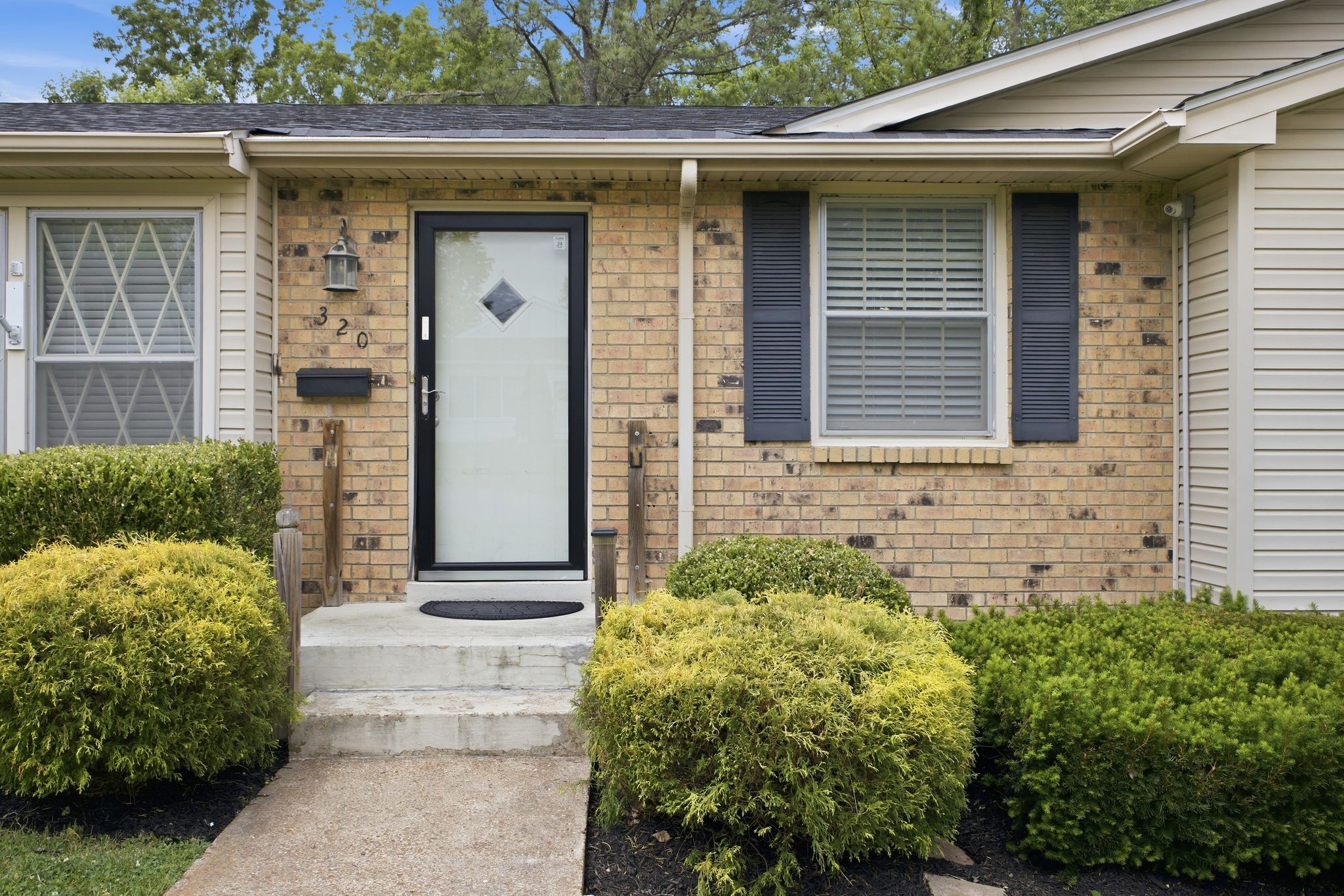 320 Ash Grove Dr