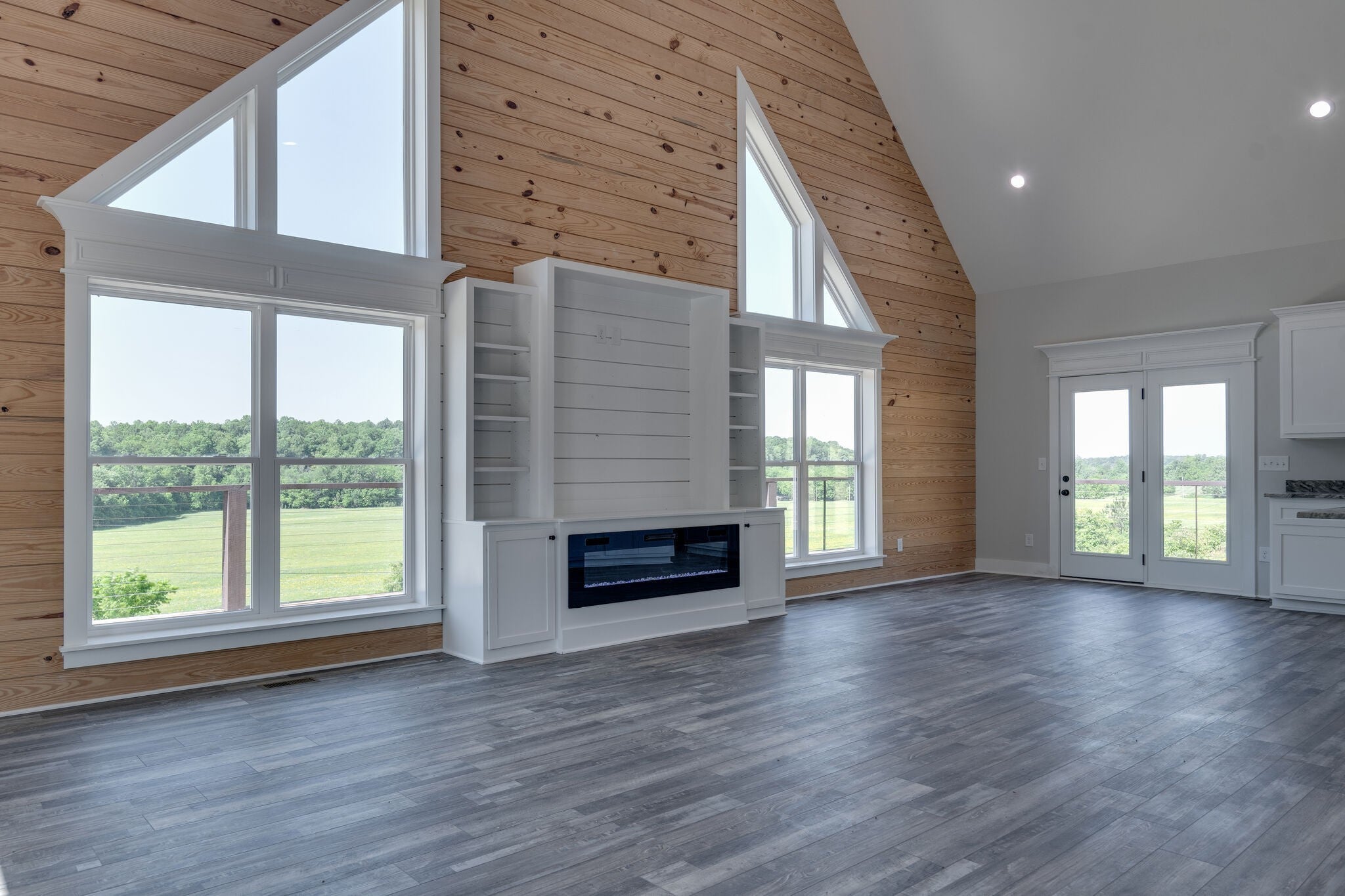 37 Lakeview Dr