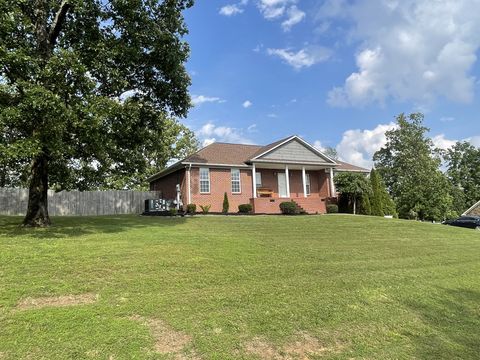 126 E Laurel Dr Lawrenceburg TN 38464