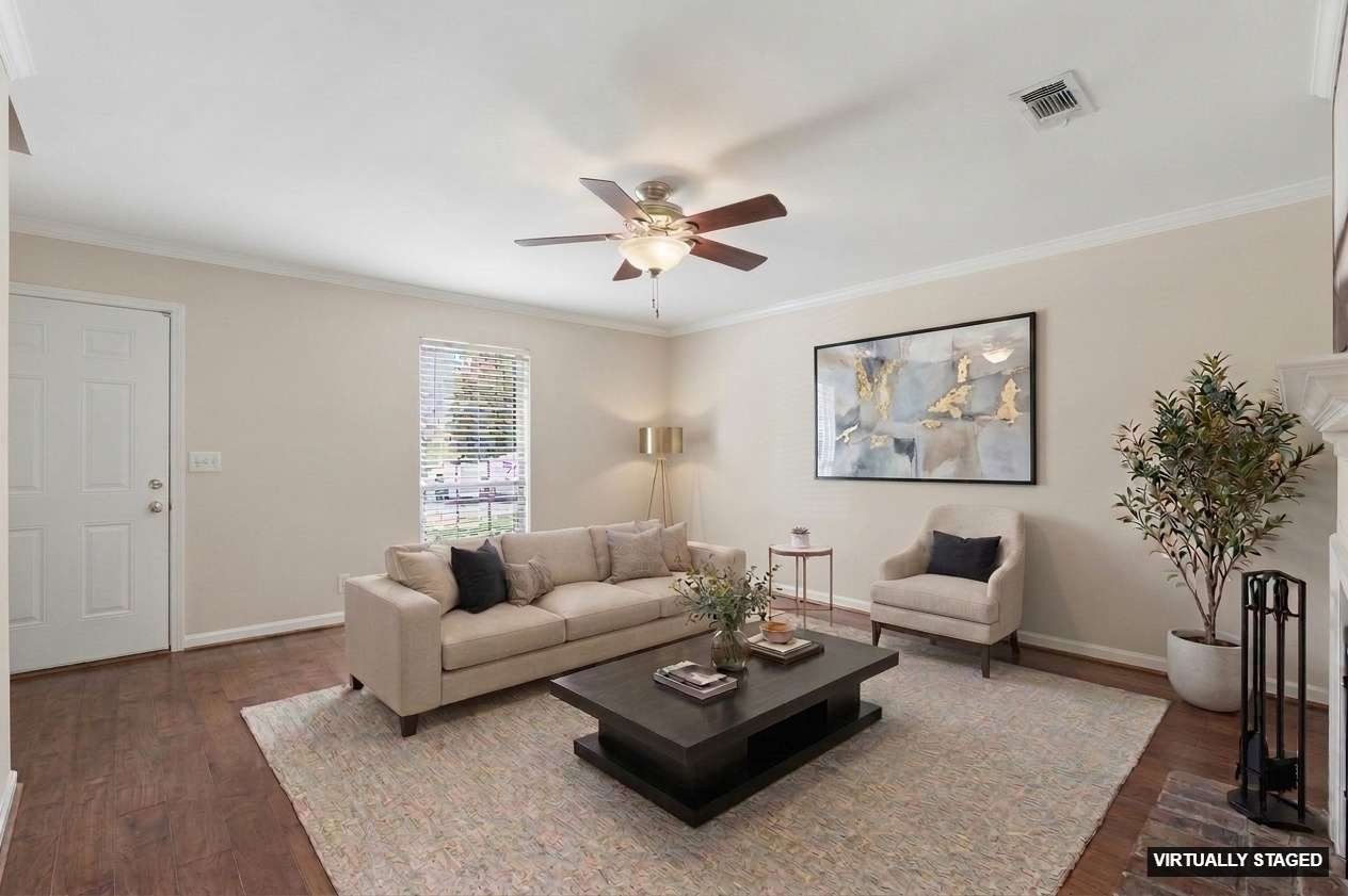 132 Academy Sq
