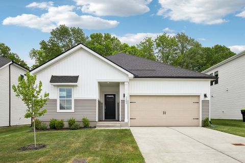 1303 Bluffton Cir Clarksville TN 37043