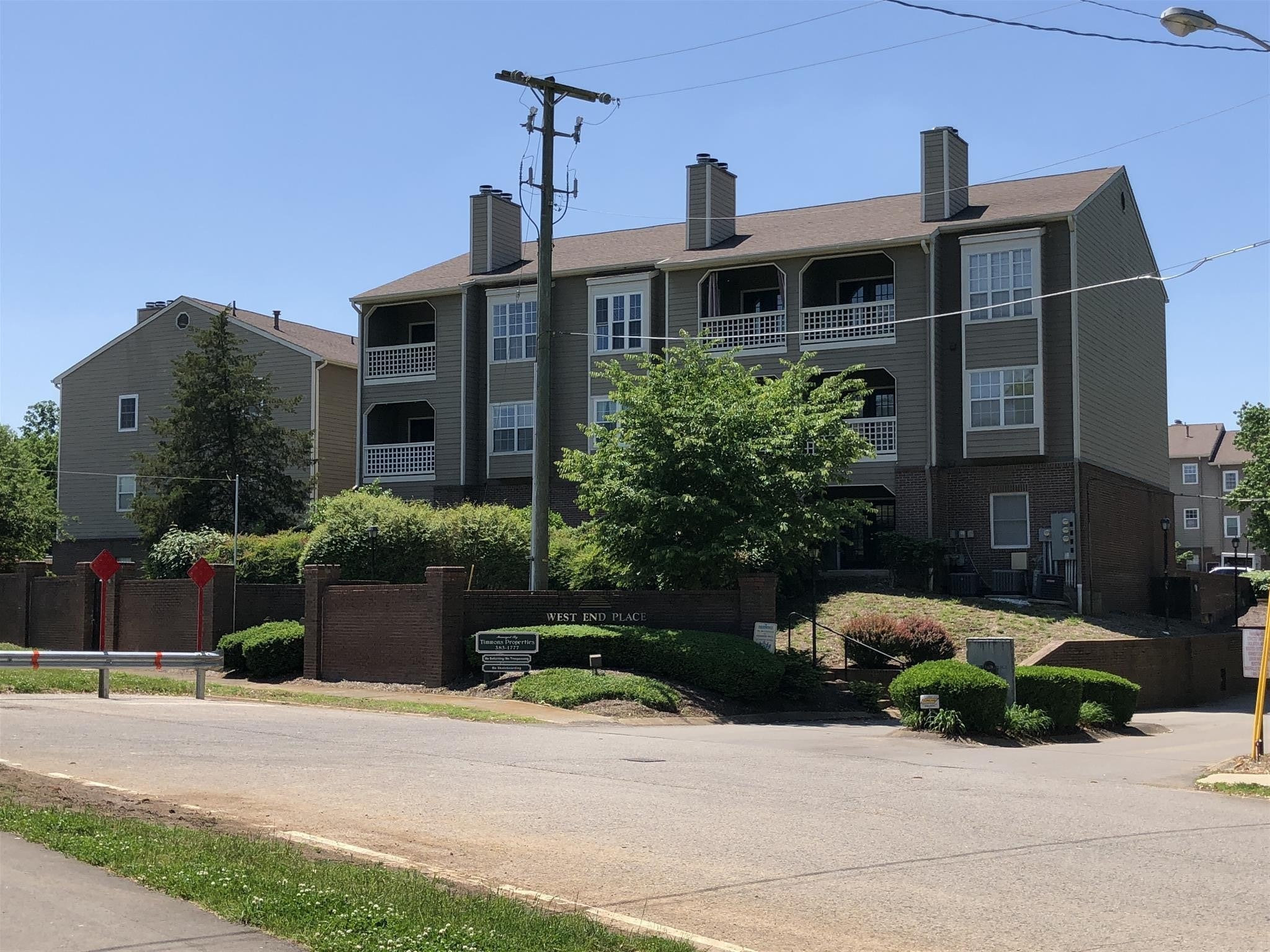 2-bed home for rent in Nashville, TN 37205, 105 West End Place 105 105 West End Place 105, Nashville TN 37205 2-bed home, photo 2 of 38