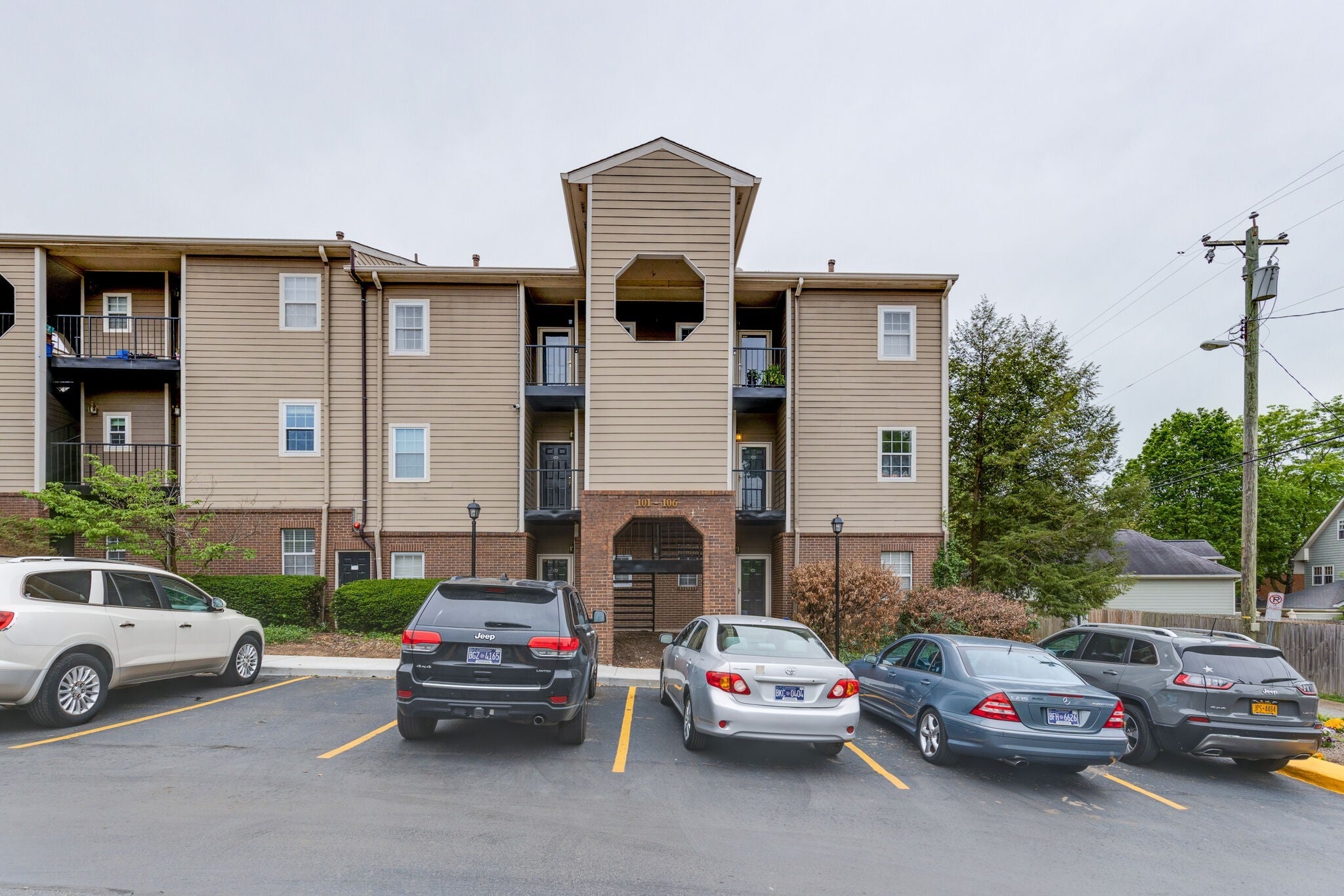 2-bed home for rent in Nashville, TN 37205, 105 West End Place 105 105 West End Place 105, Nashville TN 37205 2-bed home, photo 4 of 38