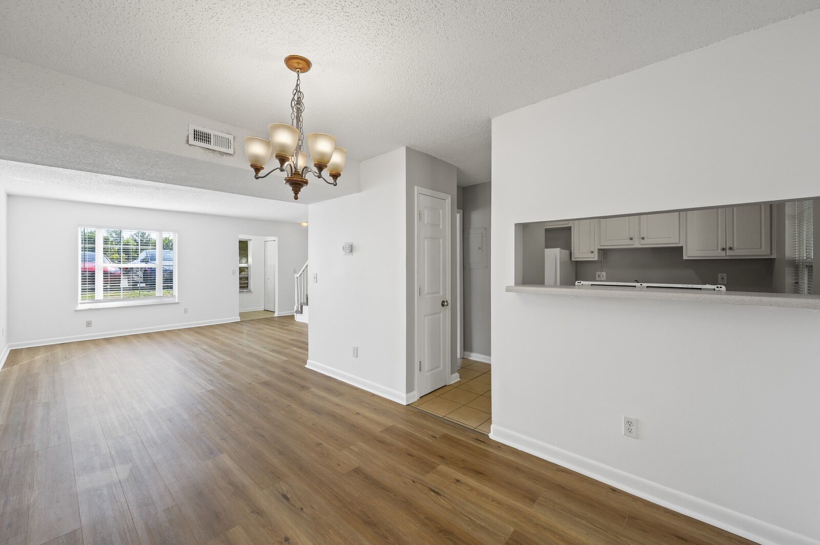 1814 Dr Martin Luther King Jr B