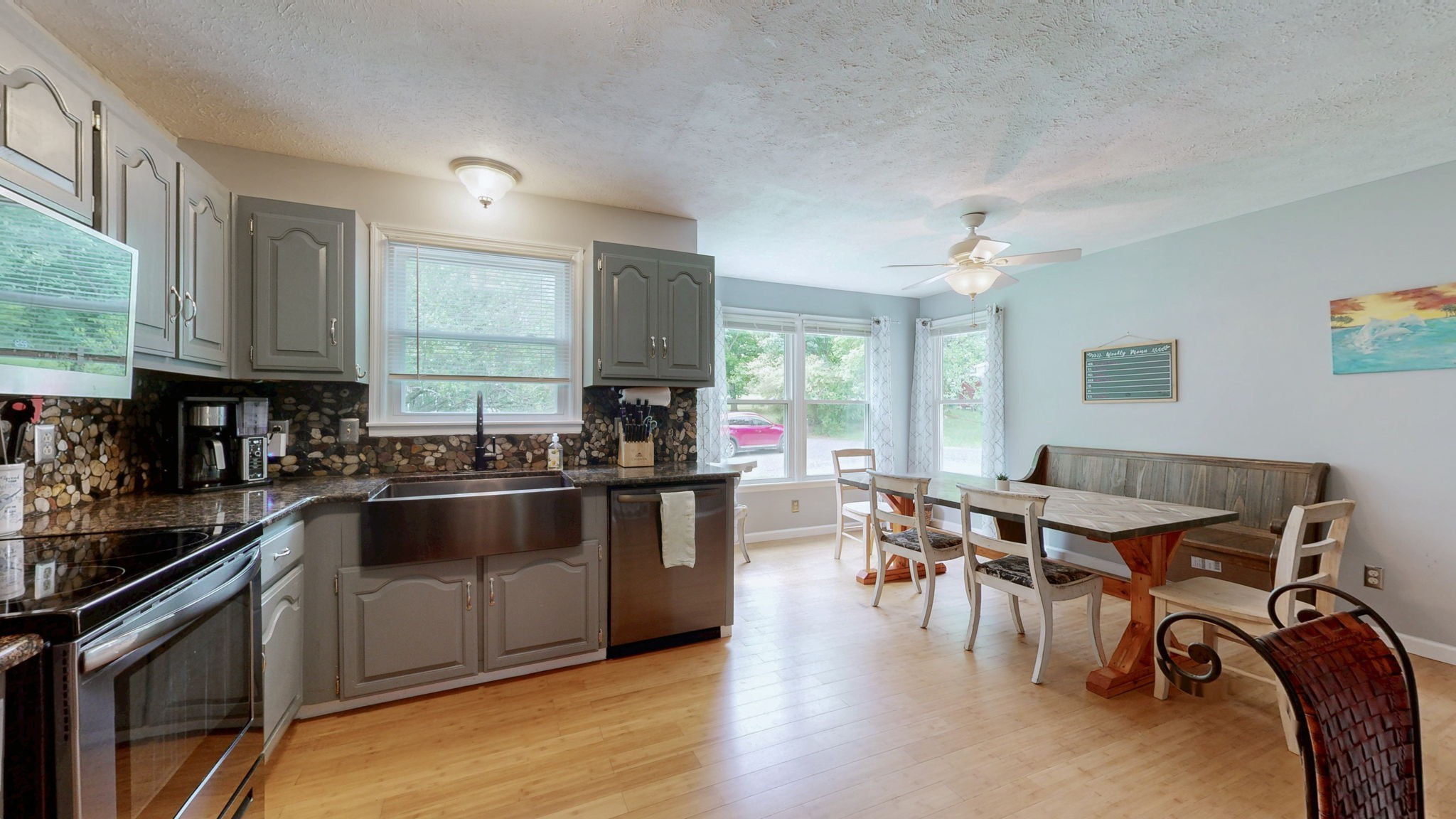 4648 Highway 31 W