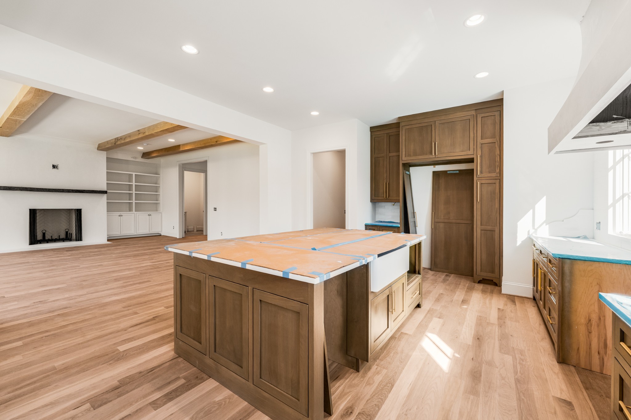 6033 Frazier Park Ln