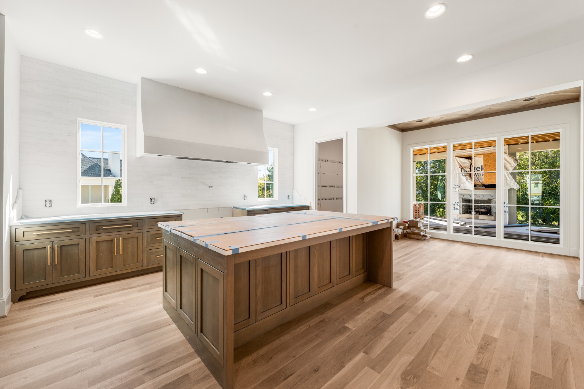 6033 Frazier Park Ln