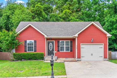 3696 Fox Tail Dr Clarksville TN 37040