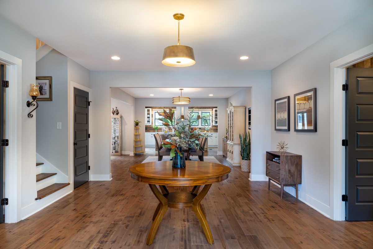 1112 Chapel Ave