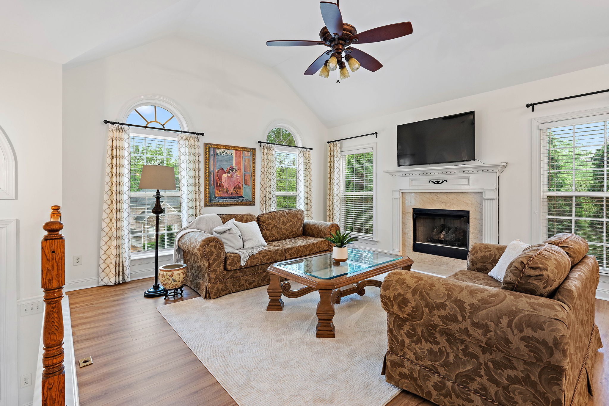 313 Red Feather Ln